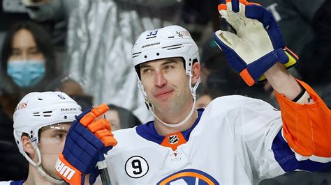Zdeno Chára v drese New York Islanders