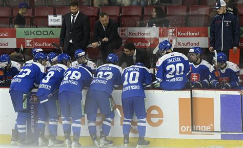 Ilustračná fotografia troch hokejových bratov