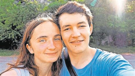 Zlatica Kušnírová pri hrobe dcéry