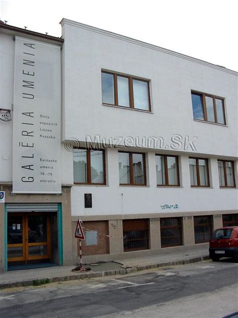 Exteriér Galérie umenia Ernesta Zmetáka v Nových Zámkoch
