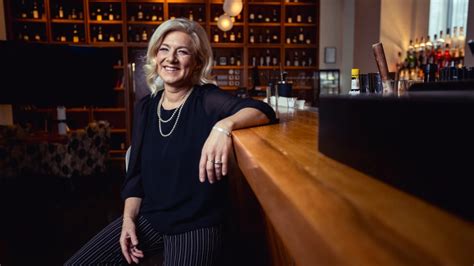 Zuzana Sabolová v prostredí svojej reštaurácie zMenu