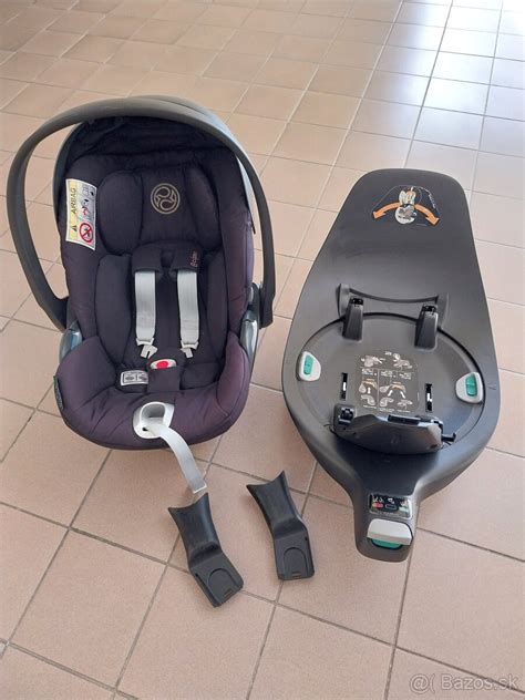 Autosedačka Cybex Cloud Z i-Size umiestnená v aute