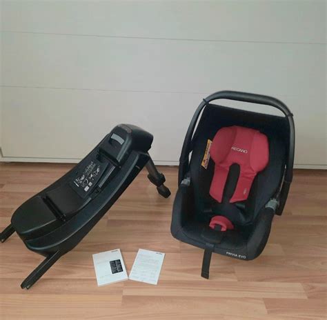 Autosedačka vajíčko s inštalovanou Isofix základňou