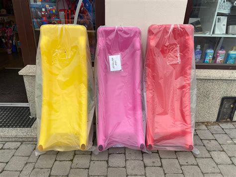 Sušenie textilných častí autosedačky na čerstvom vzduchu