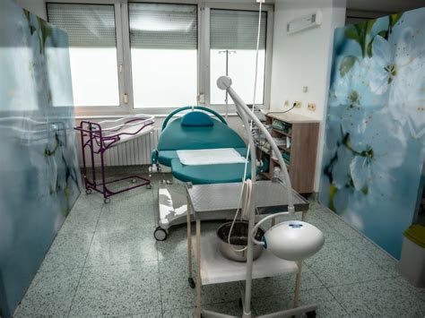 Moderná pôrodná sála v nemocnici