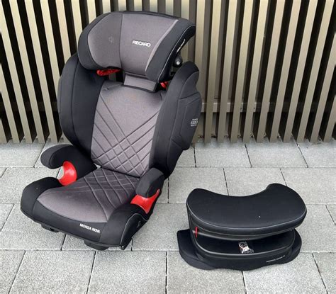 Detailný pohľad na štruktúru bočnej ochrany autosedačky Recaro Monza Nova 2