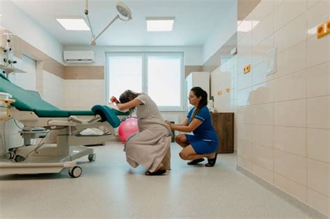 Schéma rozhodovacieho stromu pre pôrod po predchádzajúcom cisárskom reze