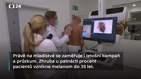 Zobrazenie ultrazvukového prístroja a sonda na bruchu