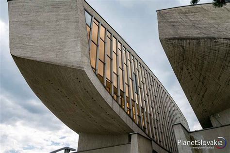 Pamätník SNP na Námestí SNP v Banskej Bystrici