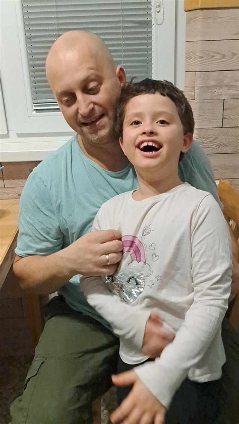 Rodič konzultuje s detským spánkovým poradcom