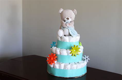 Ilustrácia originálnej plienkovej torty v tvare motorky