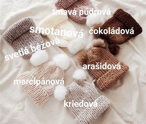 Výber rôznych variantov čiapok: od modelov s brmbolcami až po čiapky s medvedími uškami