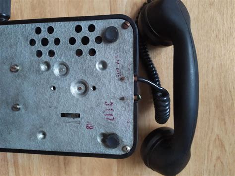 telefón s textovou správou