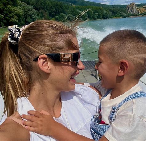 Jasmina Alagič a Rytmus počas svadobného obradu