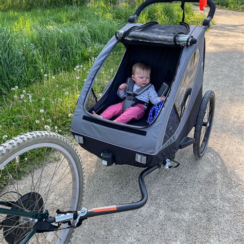 Child bicycle trailer features