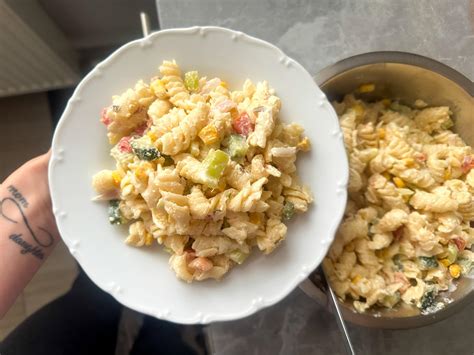 Ilustrácia cestovinového šalátu