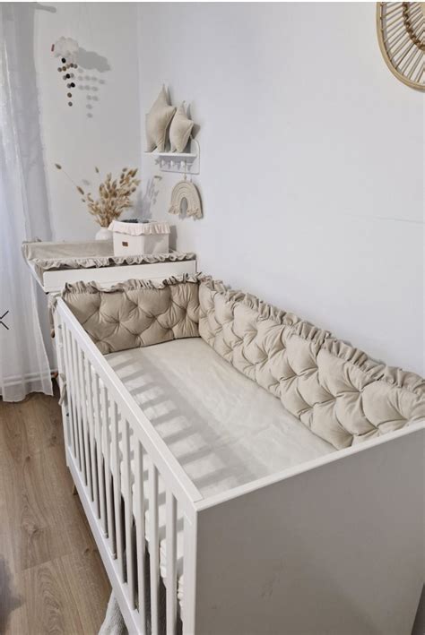 Detail vyberateľných priečok na detskej postieľke Alek