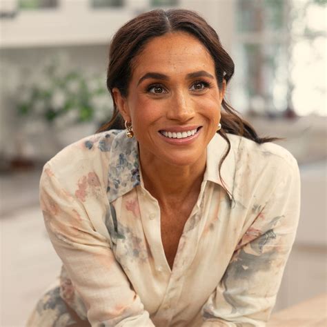 Meghan Markle so zdravým jedlom a pohárom zelenej šťavy