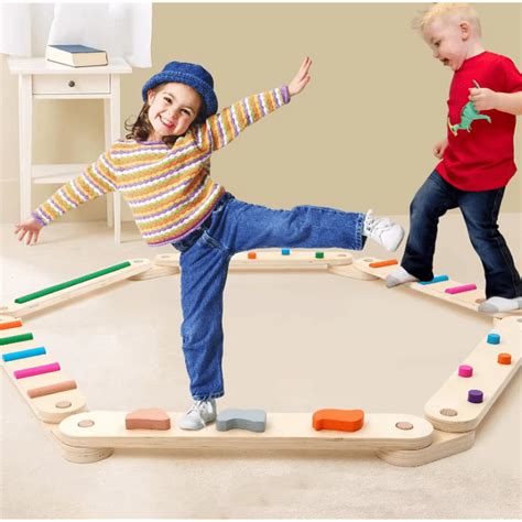 Montessori trojkroková metóda s farebnými guľôčkami