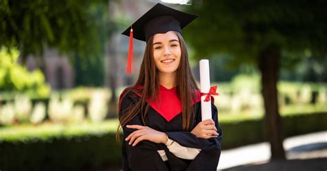 Študent s maturitným vysvedčením