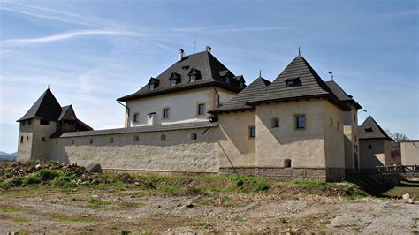 Fotografia historického kostola v Trenčíne