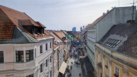 Vizualizácia časových slučiek alebo alternatívnych realít