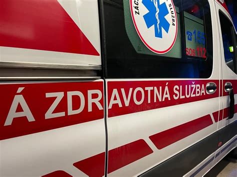 Nálepka upozorňujúca na riziko airbagu s detskou sedačkou