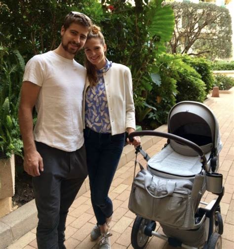 Peter Sagan s novonarodeným synom Marlonom