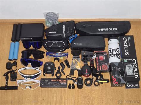 Detailný pohľad na úchyty tašky Anya