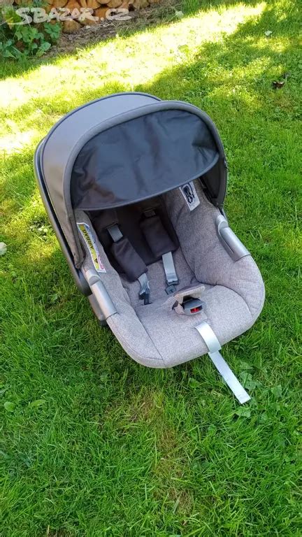 Inglesina DARWIN i-Size autosedačka v aute