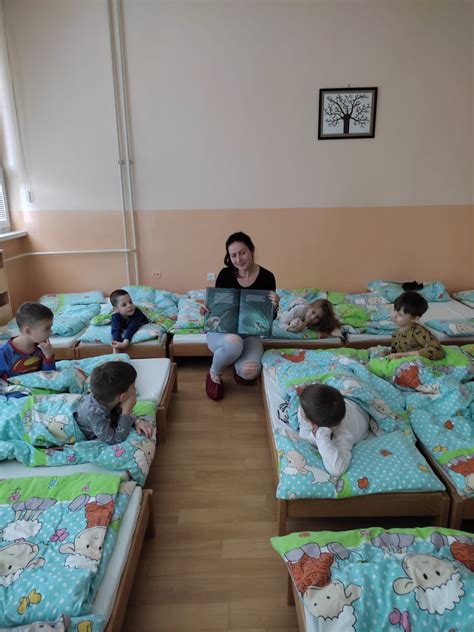 Thematický obrázok novorodenca a rodičov