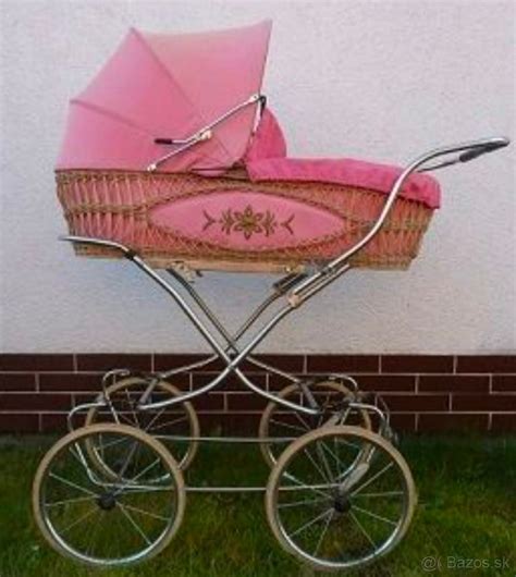 Východonemecký retro kočík Zekiwa na chrómovanom podvozku