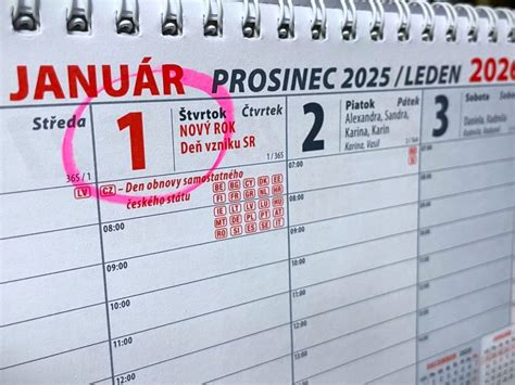 Kalendár so zvýraznenými dátumami pre dovolenku