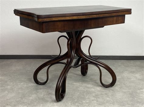 Skladací kartový stolík Thonet T211