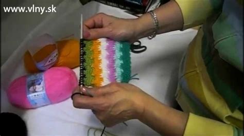 Ilustrácia procesu uberania očiek pri pletení