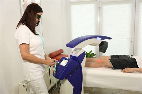 Žena a muž v lekárskej ordinácii