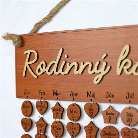 Rodinný plagát s menami detí a dátumom narodenia