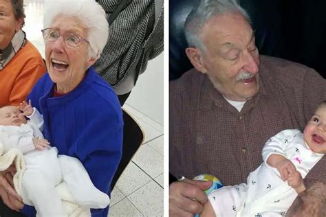 Rodinné stretnutie starých rodičov s vnúčatami