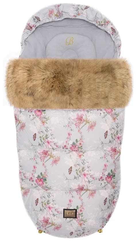 Detský fusak Bjällra of Sweden v zimnej krajinke