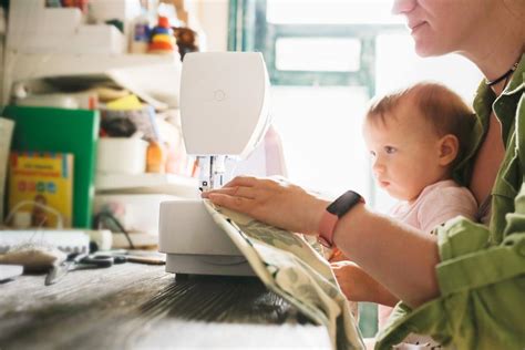 Ilustrácia ženy na materskej dovolenke