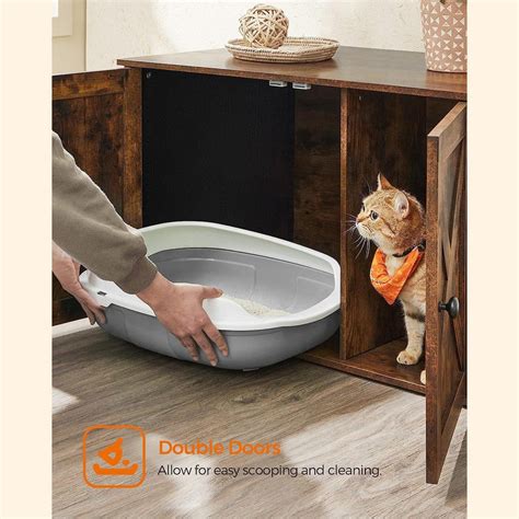 Ilustrácia psa používajúceho ekologickú toaletu