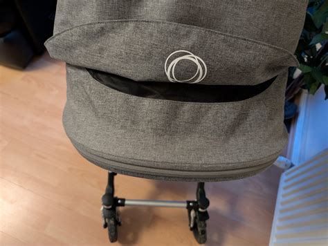 Detail odierania na podvozku kočíka