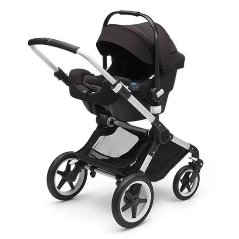 Ilustrácia vajíčka pripevneného na konštrukcii kočíka