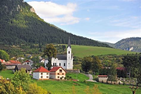 Slovenská vianočná dedina