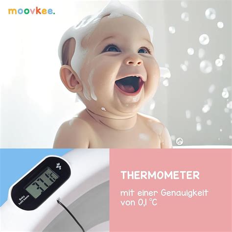 dvojročné dieťa s teplomerom