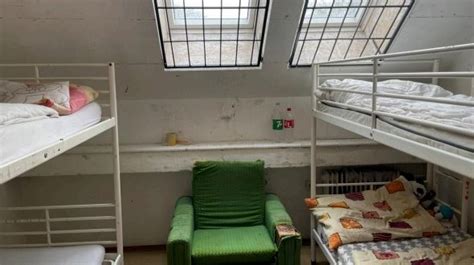 Diagram porovnávajúci diagnostické a reedukačné centrá