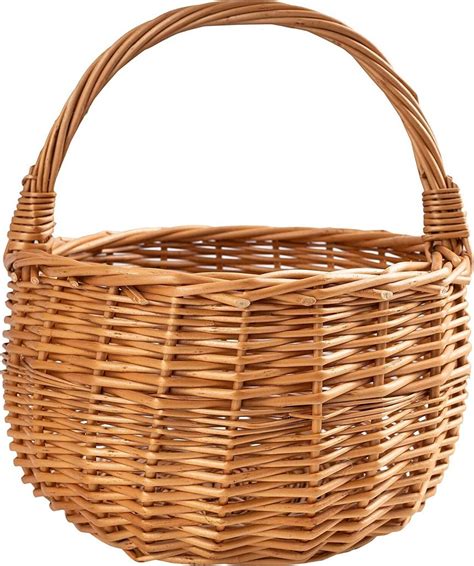 Prútený košík plný ovocia