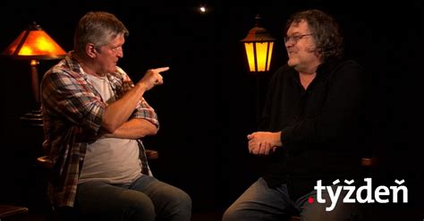 Novorodenec pod fototerapeutickou lampou