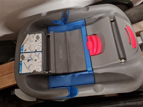 Schéma inštalácie otočnej základne Chicco s ISOFIX a podpornou nohou