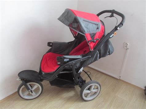 Ilustrácia rôznych typov kočíkov: golfový, športový, do terénu